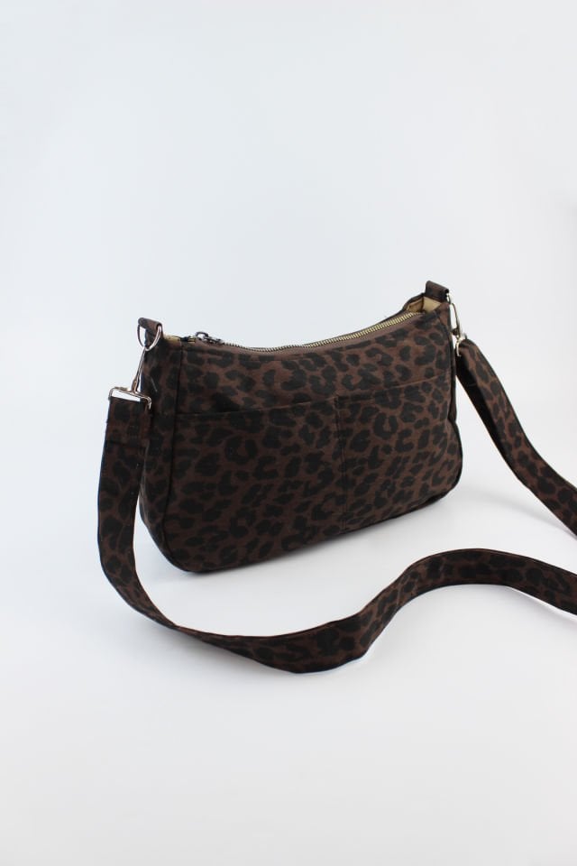Leopar Desenli Acı Kahve Su Geçirmez Kadın Omuz Çantası 27x17x8 Cm