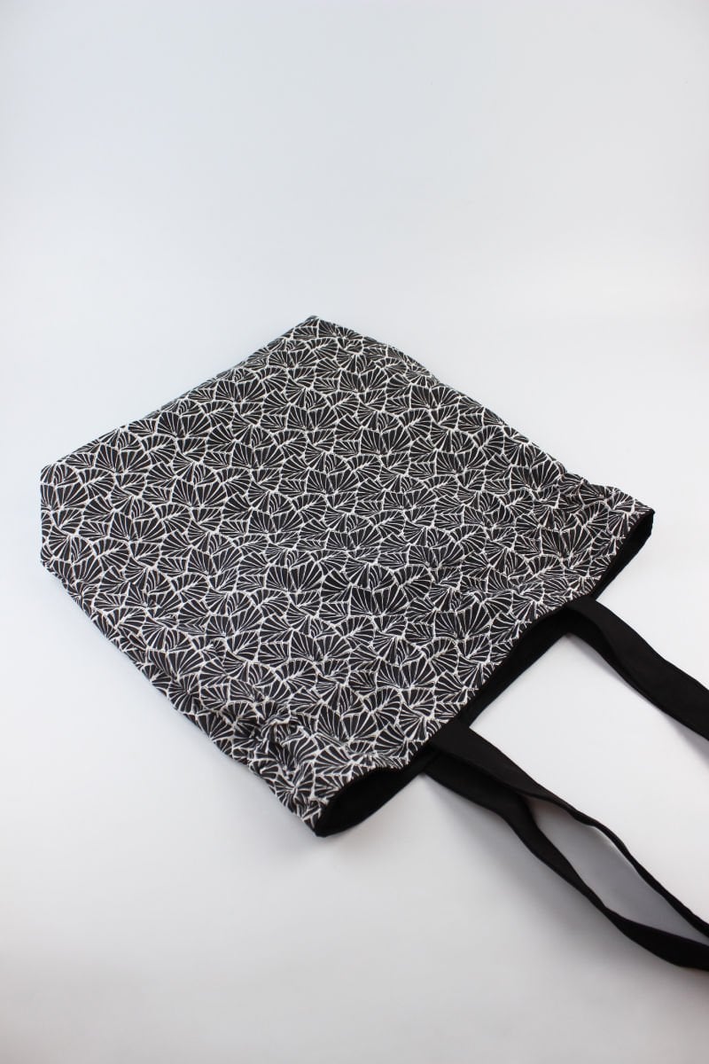 Desenli Siyah Shopper Çift Taraflı Bez Çanta 35x35x10 Cm