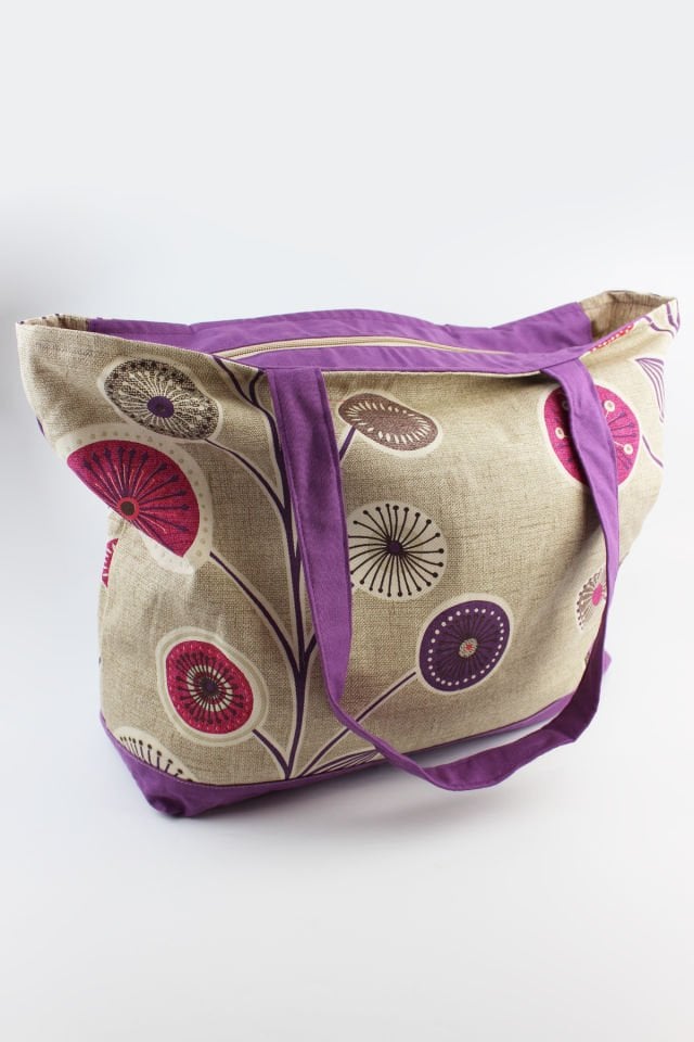 Desenli Fermuar Kapamalı Mor Kadın Plaj Çantası 45x32x13 Cm