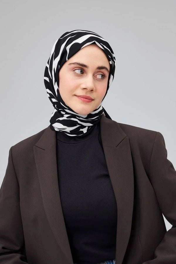 Zoma Desenli Medine İpeği Şal - Siyah & Beyaz