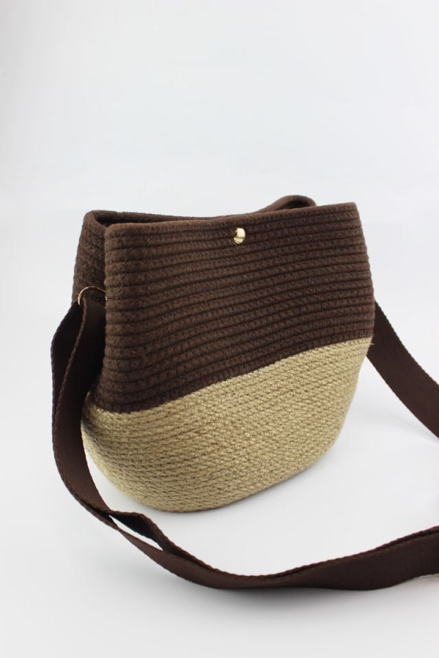 Çıtçıt Kapamalı Acı Kahve Hasır Kadın Omuz Çantası 26x21x11 Cm