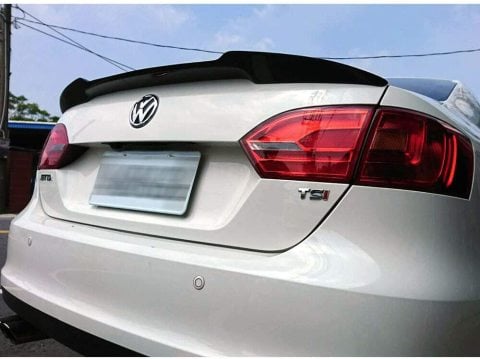 Volkswagen Jetta M4 Spoiler Bagaj Üstü Piano Black Yarasa Model