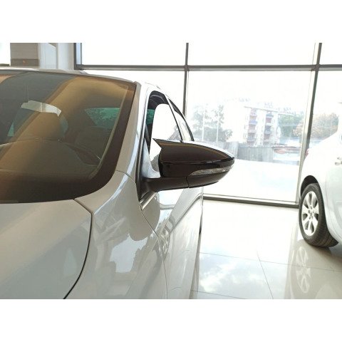 Volkswagen Jetta Yarasa Ayna Kapağı Piano Black Parlak Siyah 2011-