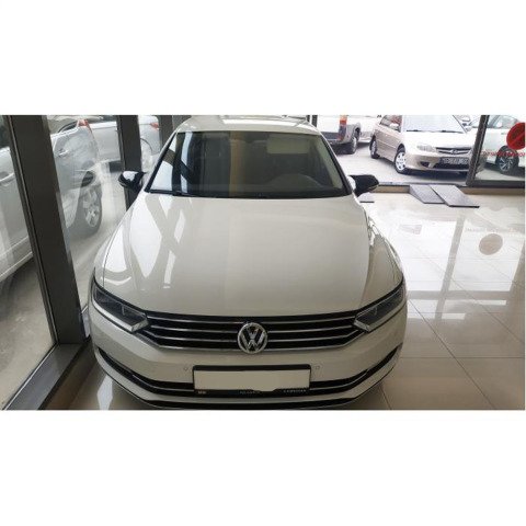 Volkswagen Passat B8 Yarasa Ayna Kapağı Piano Black Parlak Siyah