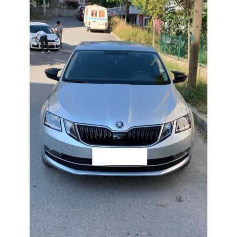 Skoda Octavia Yarasa Ayna Kapağı Piano Black Parlak Siyah