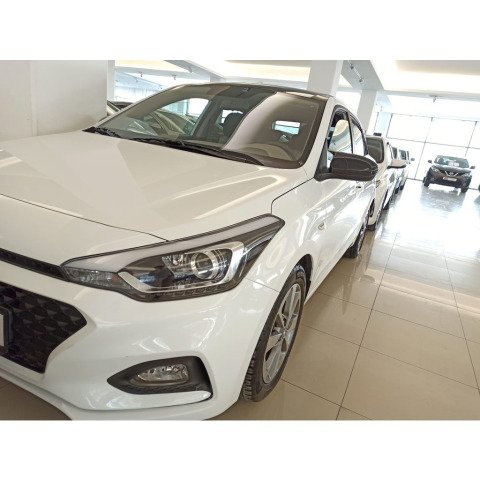 Hyundai i20 Sinyalsiz Yarasa Ayna Kapağı Batman Parlak Siyah Piano Black