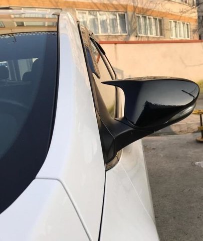 Hyundai i30 Yarasa Ayna Kapağı Batman Parlak Siyah Piano Black