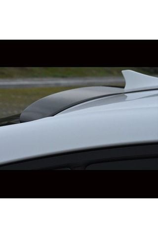 Hyundai Elantra Cam Üstü Spoiler Piano Black 2021 Sonrası