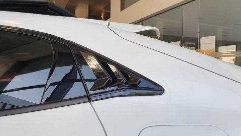 Honda Civic FK7 Kelebek Cam Kaplama Vizörü Parlak Siyah Düz Model
