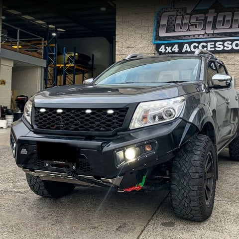 Nissan Navara Ön Panjur Izgara Np300 Petekli Ledli 2015-2020