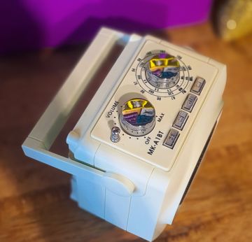 Radyo Mini Boy Beyaz 9.5x7x10cm