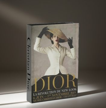 Christian Dior Açılır Dekoratif Kitap Kutusu