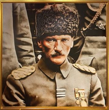 Mustafa Kemal Atatürk Altın Çerçeve Tablo 100cmX100cm