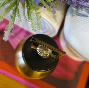 Gold&Siyah Kapaklı Metal Küp Orta Boy 13cm