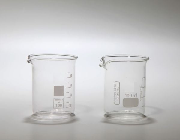 Химический стакан объемом 500 мл. Стеклянный пальчиковый стакан. Стеклянный пальчиковый стакан Назначение. Лабораторный стакан картинка.