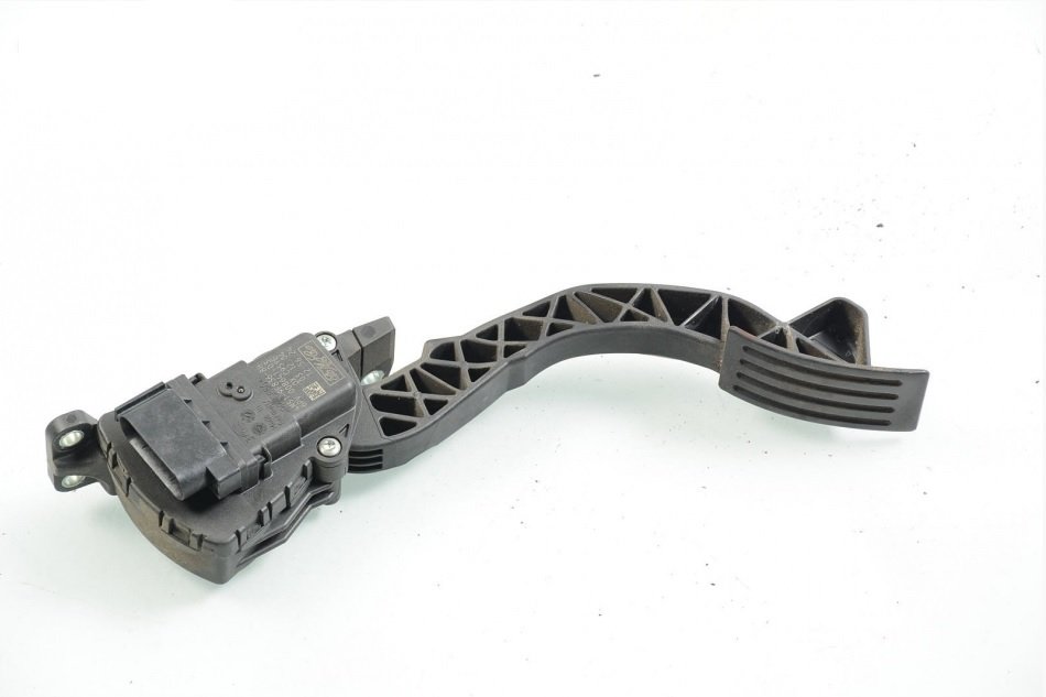 PEDAL KOMPLE - GAZ, DUZ VITES KUTUSU FOCUS (2004) / FOCUS