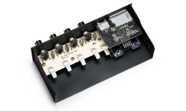 ROCK_MASTER_V30 ROCK MASTER V3.0 On Panel 5.25'' Yuva 2xUSB, CF/SD/Micro SD Kart Okuyucu
