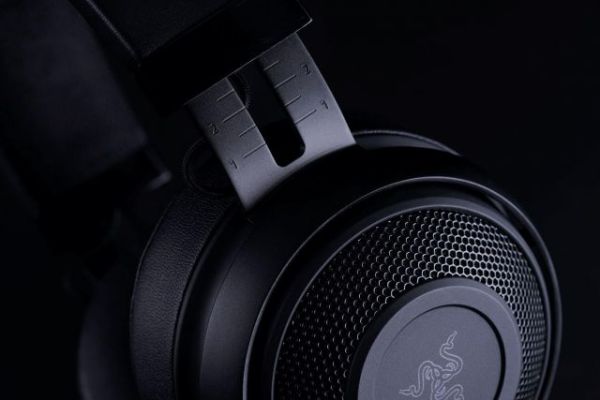 RZ04-02050400-R3M1 Kraken Pro V2 Siyah Analog Oval Kulak Üstü Gaming Kulaklık