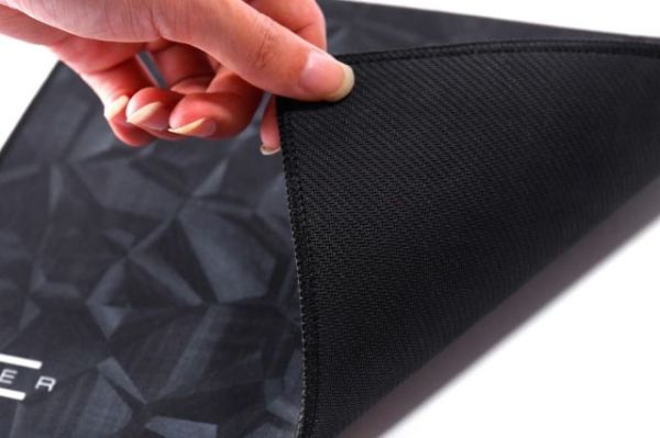 HGM130 300x250x3mm Black Widow Gaming Mouse Pad