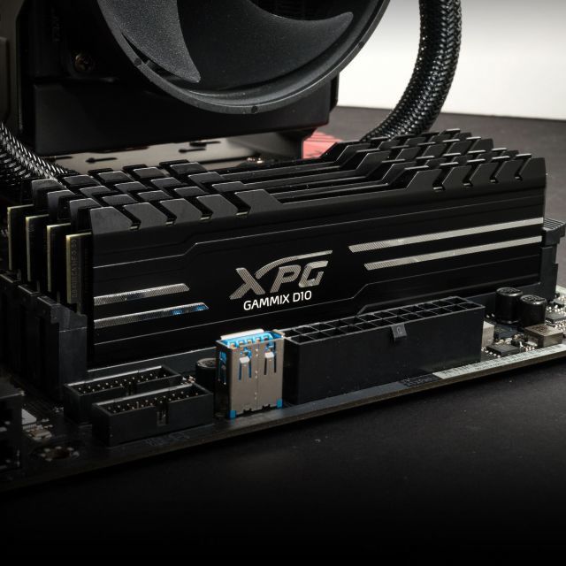 AX4U240038G16-DBG 16GB (2x8GB) 2400MHz DDR4 PC Kutulu Gaming RAM