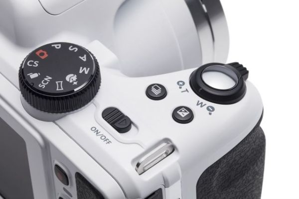 KODAK-AZ421-WH 16MP 42X Optik Zoom Beyaz Fotoğraf Makinesi