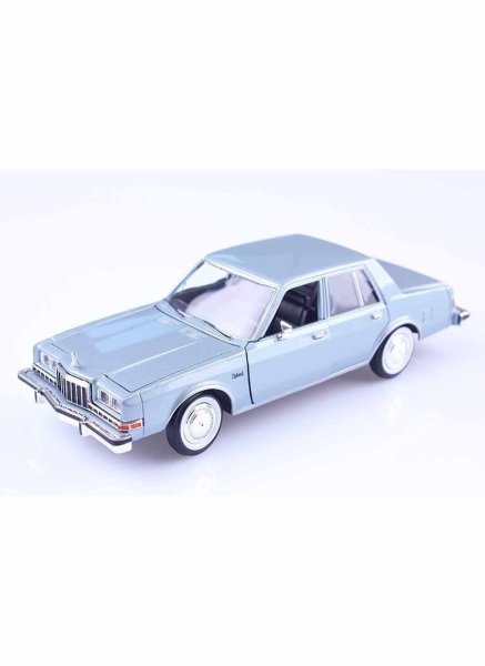 Motor Max Dodge Diplomat Salon 1986 Model Metal Araba Mavi 1:24