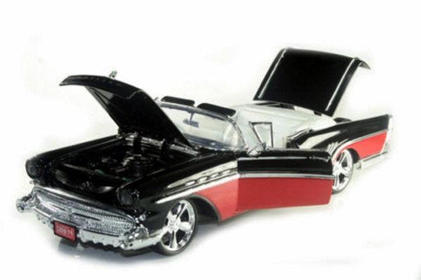 Motor Max Buick Roadmaster 1957 Model Metal Araba Siyah 1:18