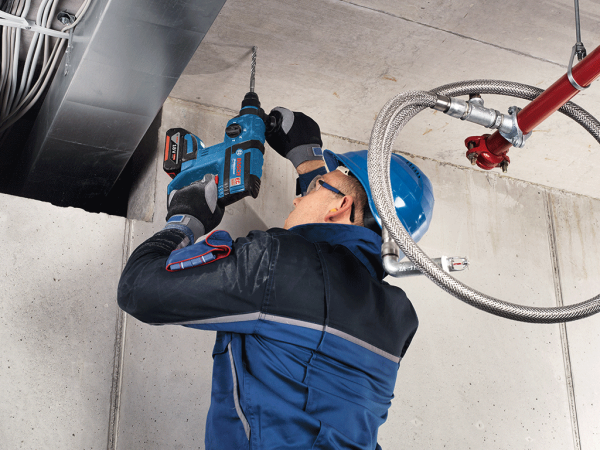 Bosch Professional GBH 18 V-EC 4 Ah Çift Akülü Kırıcı/Delici - Kömürsüz Motor + L-boxx Çantalı