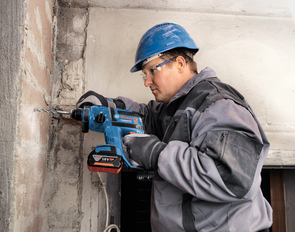 Bosch Professional GBH 18 V-EC 4 Ah Çift Akülü Kırıcı/Delici - Kömürsüz Motor + L-boxx Çantalı