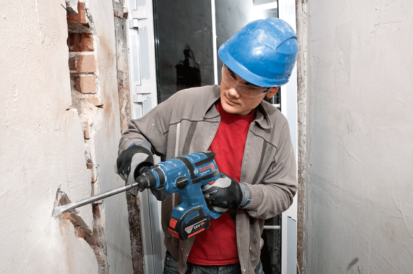 Bosch Professional GBH 18 V-EC 4 Ah Çift Akülü Kırıcı/Delici - Kömürsüz Motor + L-boxx Çantalı