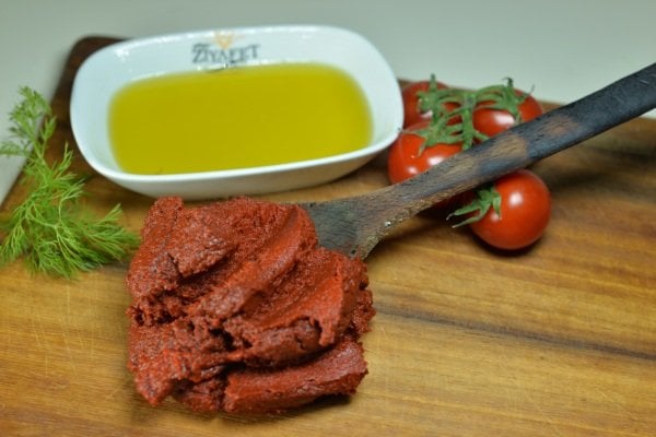 EV YAPIMI BİBER SALÇASI (DOĞAL GÜNEŞ KURUTMA)