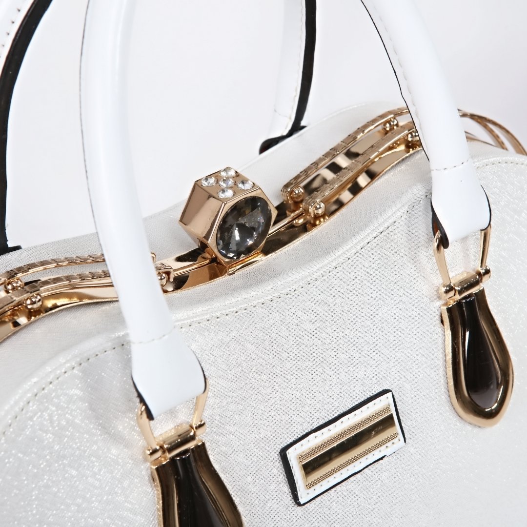 LADY 004