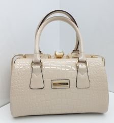 LADY 010