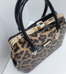 LADY 011