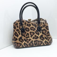 LADY 011