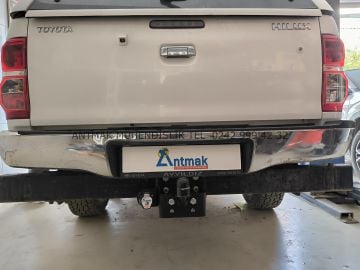 TOYOTA HILUX 2010-2015 MODEL YILI ARASI ÇEKİ DEMİRİ