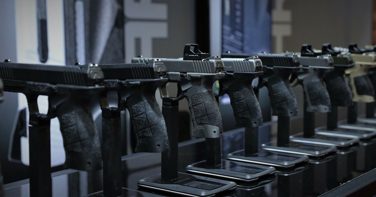 Şarjör Kapağı Nedir? Ne İşe Yarar ve Neden Önemlidir?