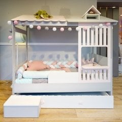 Trendy pink montessori çocuk odası