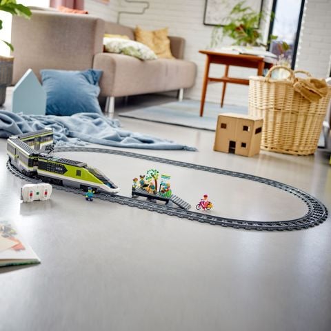 LEGO® City Ekspres Yolcu Treni 60337 - 7 Yaş ve Üzeri Çocuklar için Powered Up Teknolojili Oyuncak Tren Yapım Seti (764 Parça)