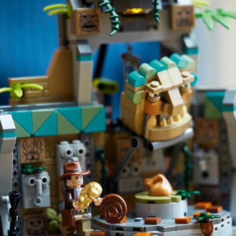 LEGO® Indiana Jones™ Altın İdol’ün Tapınağı