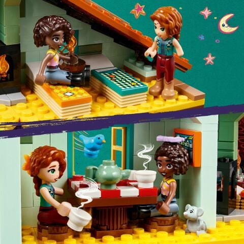 LEGO® Friends Autumn’un At Ahırı 41745 Oyuncak Yapım Seti (545 Parça)