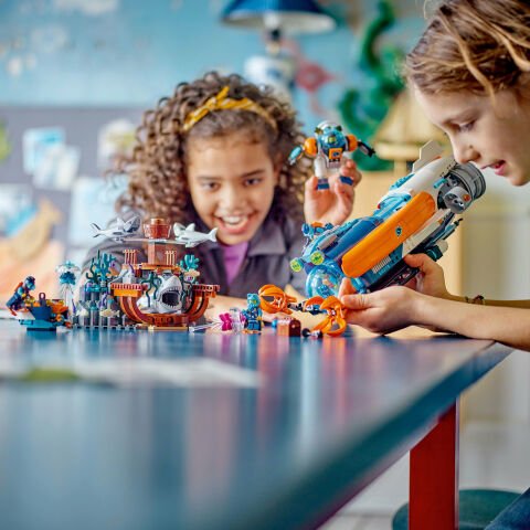LEGO® City Derin Deniz Keşif Denizaltısı 60379 Oyuncak Yapım Seti (842 Parça)