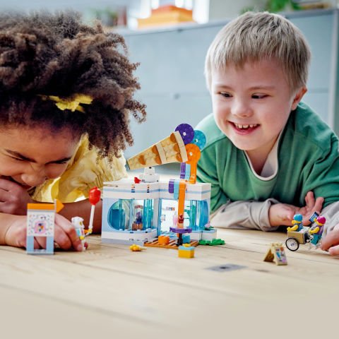 LEGO® City Dondurma Dükkanı 60363 - 6 Yaş ve Üzeri Çocuklar için Oyuncak Yapım Seti (296 Parça)