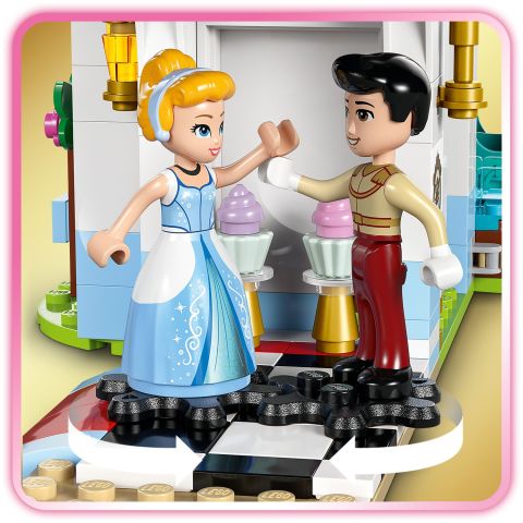 LEGO® ǀ Disney Princess Sindirella’nın Şatosu ve At Arabası Yapım Seti 43275