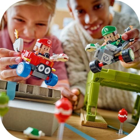 LEGO® Super Mario™: Mario Kart™ – Baby Mario ile Baby Luigi Oyuncağı 72034