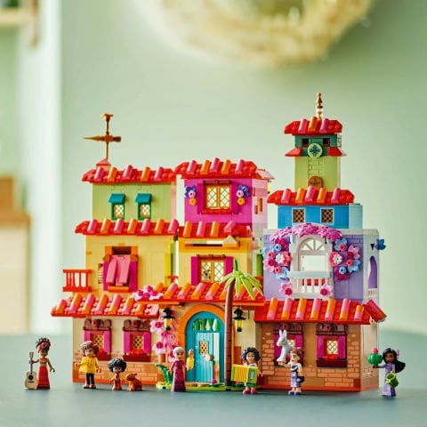 LEGO® ǀ Disney Enkanto Sihirli Madrigal Evi 43245