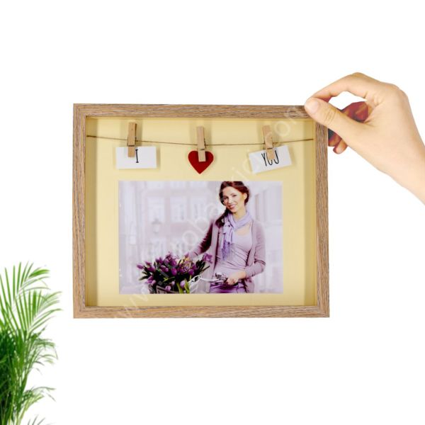İpli Mandallı Ahşap Fotoğraf Çerçevesi 25x21 cm