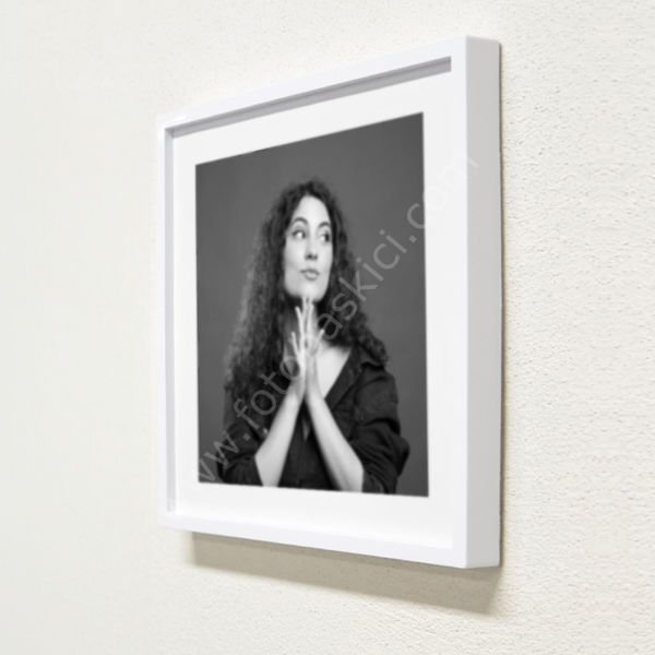 Sök Tak Kare Çerçeve Beyaz Tekli 21x21 cm