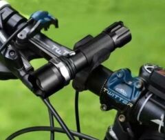 Profesyonel Şarjlı El Feneri Uzun Menzilli Zomlu Acil Durum Feneri Polis Feneri 1800 Lümen-110