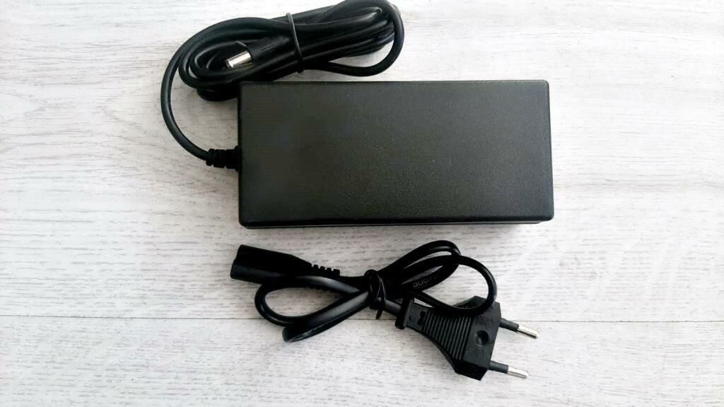 12 Volt 5Amper 60 Wat Çok Amaçlı Adaptör Güç kaynağı-mrty(Açıklamayı okumadan ürünü almayınız)